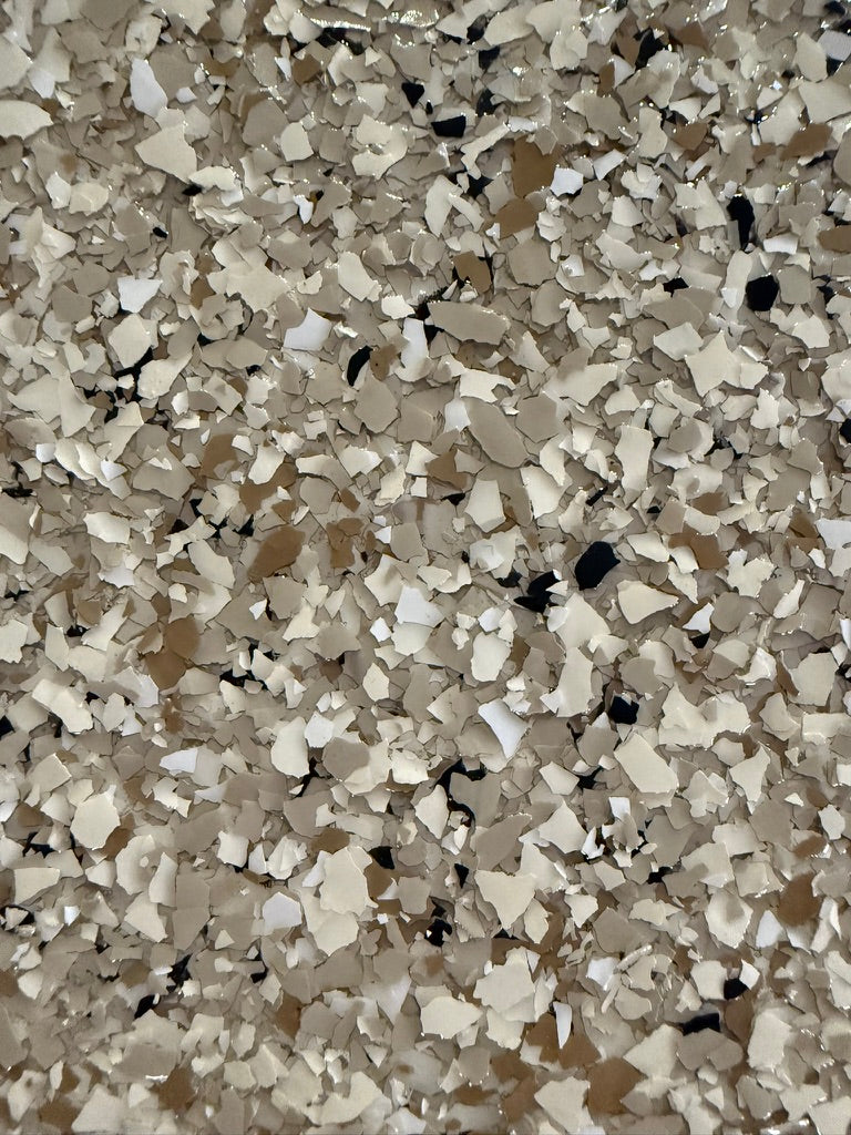 Desert Gravel Vinyl Flakes – 3/16” (40 Pounds)